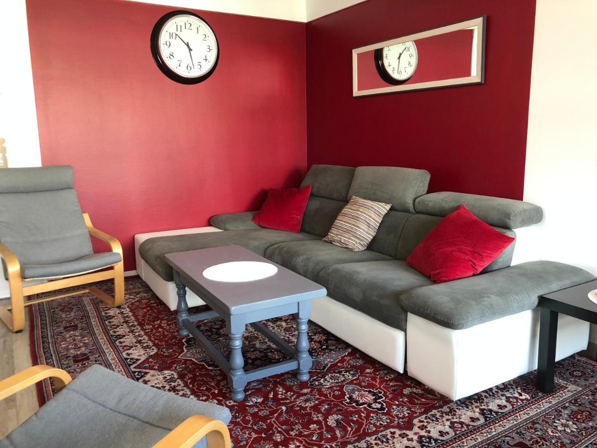 BedinReims burgundy bottle free parking&wifi free ideal 4 à 8 Adultes Exterior foto