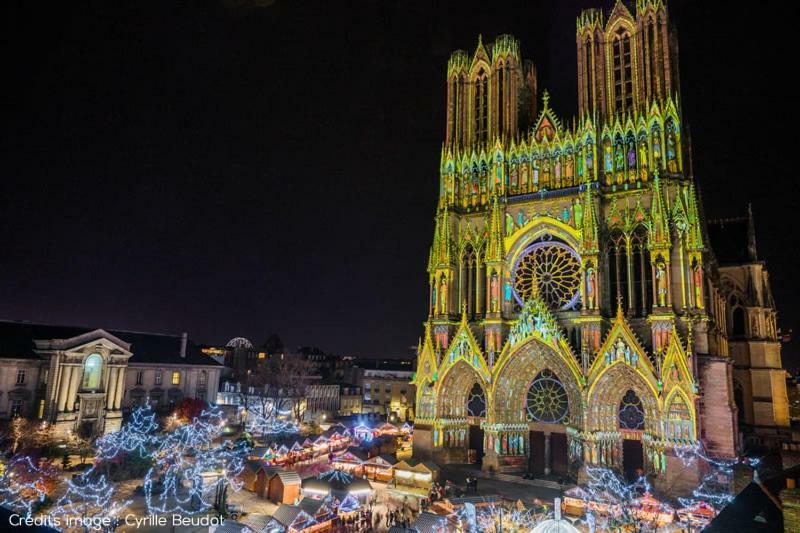 BedinReims burgundy bottle free parking&wifi free ideal 4 à 8 Adultes Exterior foto